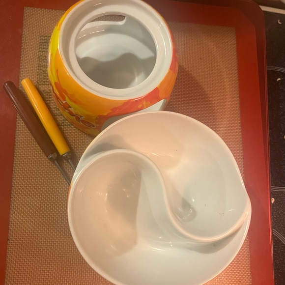 “Cadbury Crunchie” Ceramic Twin Bowl Fondue Set - Picture 5 of 5